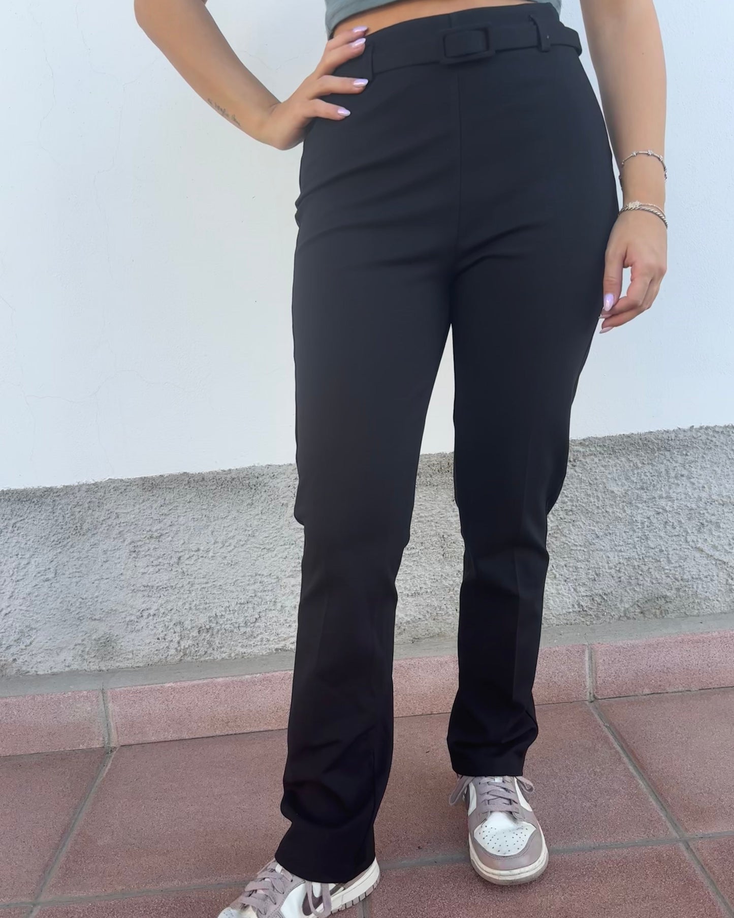 Pantalone a sigaretta con cintura